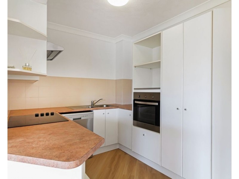 6/5-7 Ocean Street, Kirra QLD 4225
