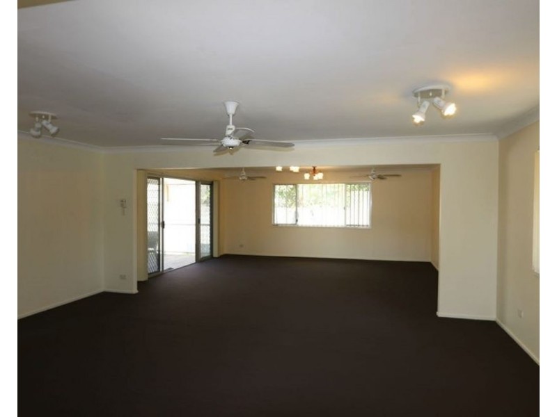 18 West Street, Burleigh Heads QLD 4220