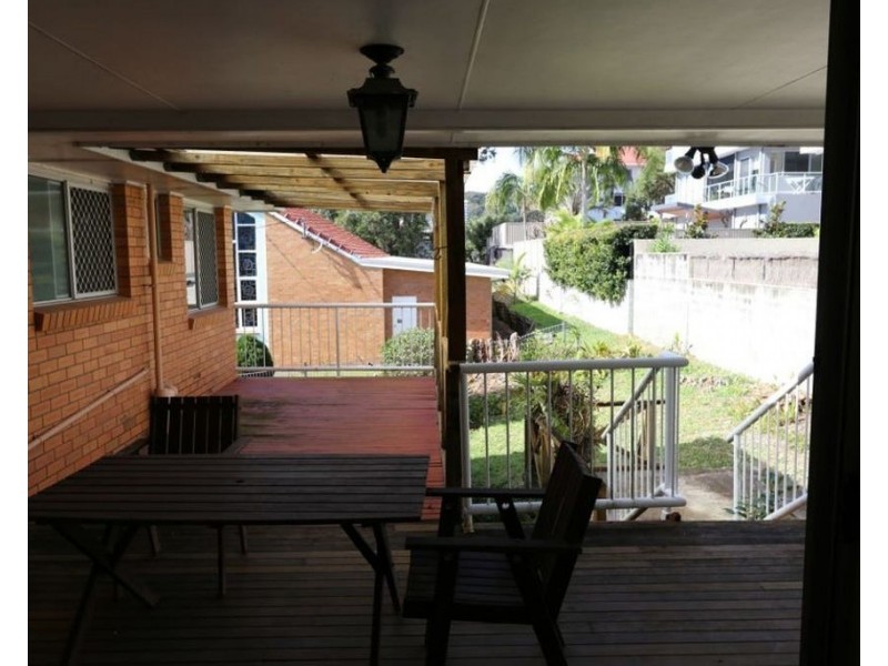 18 West Street, Burleigh Heads QLD 4220