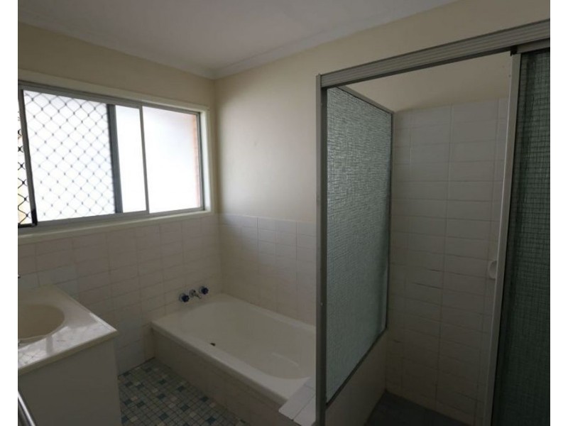 18 West Street, Burleigh Heads QLD 4220