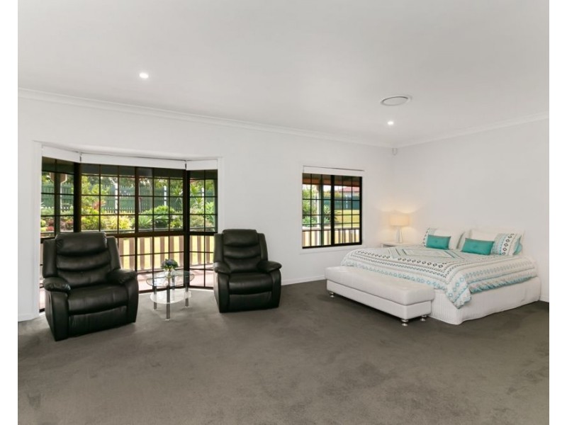 12 Rosette Way, Gaven QLD 4211