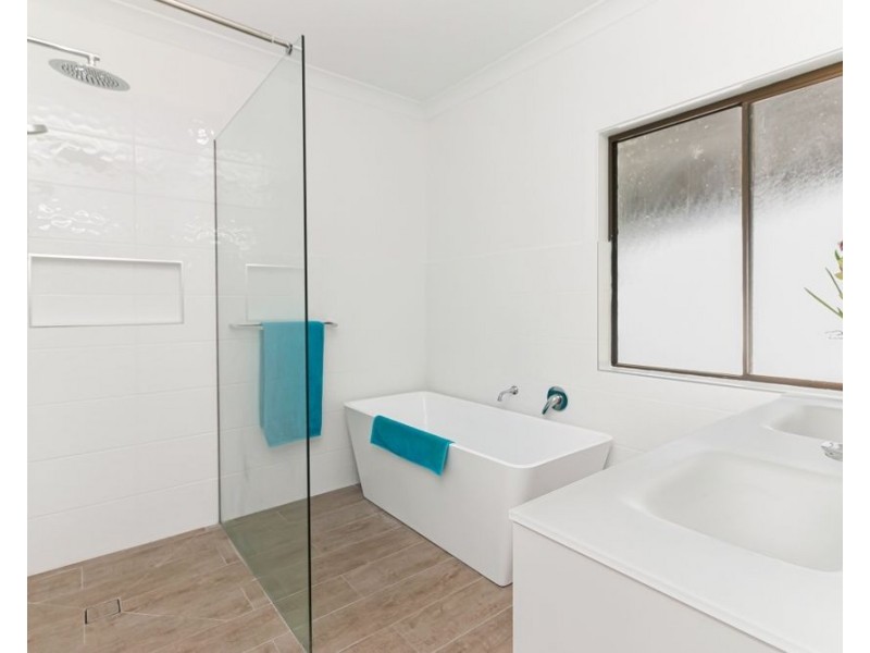 12 Rosette Way, Gaven QLD 4211