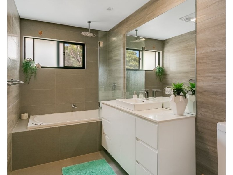 37 Inlet Drive, Tweed Heads West NSW 2485