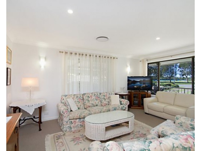 2/54 Keith Compton Drive, Tweed Heads NSW 2485