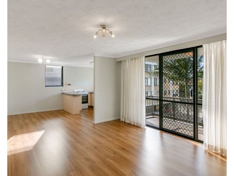 15/6 Brooke Avenue, Palm Beach QLD 4221