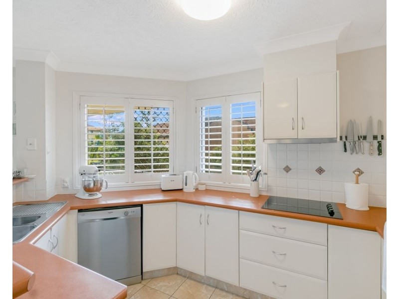 6/40-42 Dutton Street, Coolangatta QLD 4225