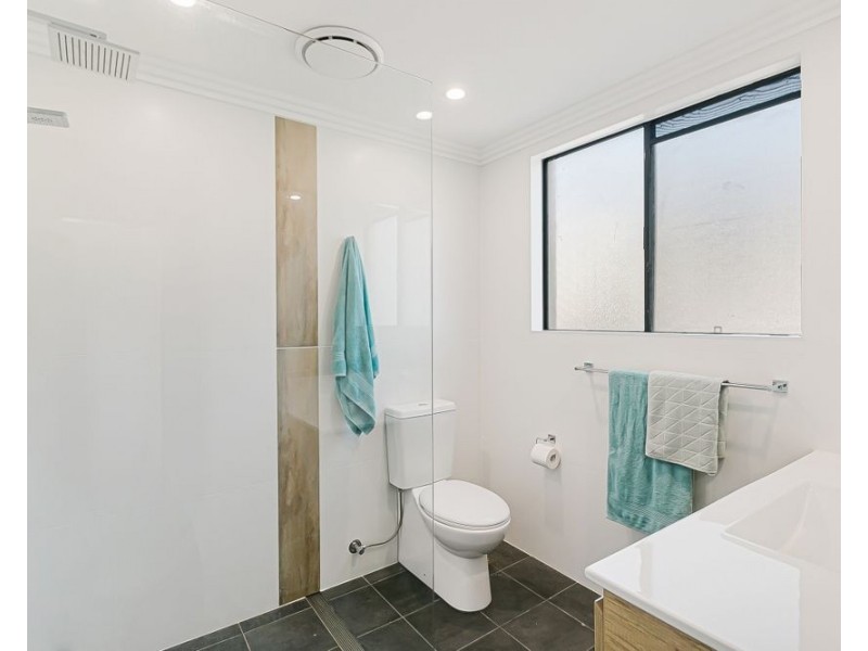 2/11 Coolabah Court, Banora Point NSW 2486