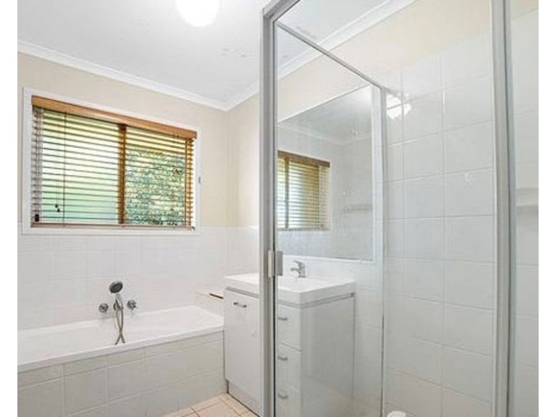 2/15 Mooney Close, Goodna QLD 4300