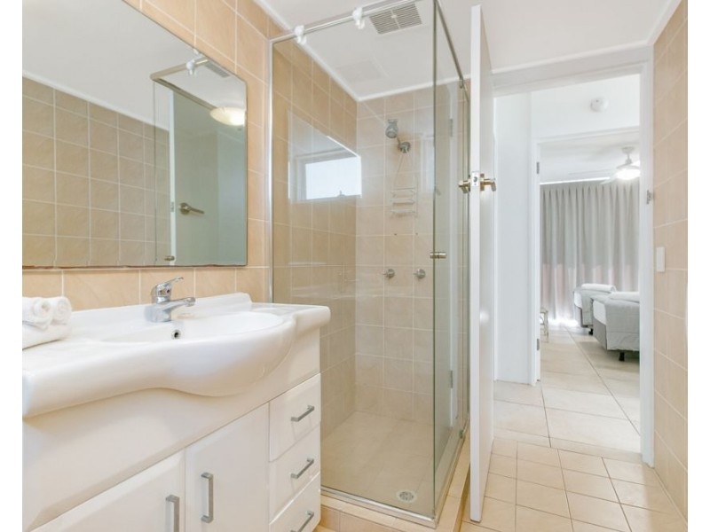 20/162 Marine Parade, Coolangatta QLD 4225