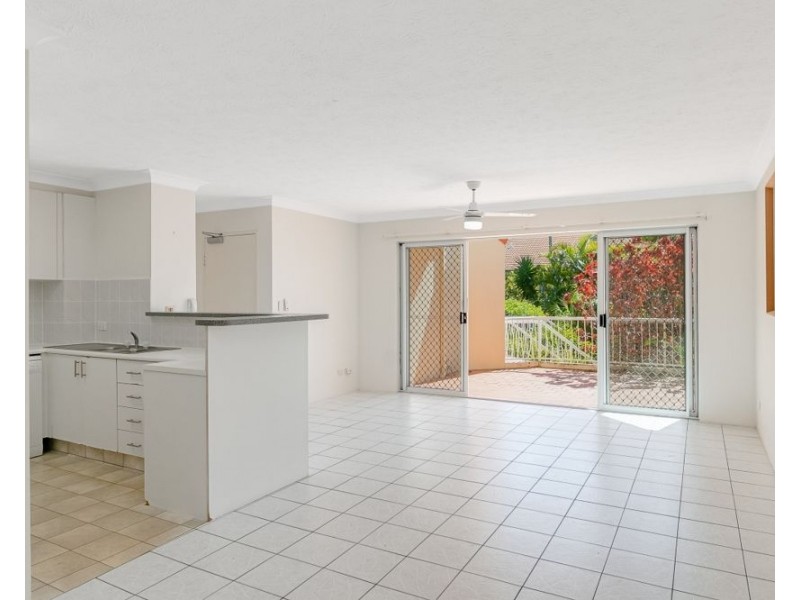 3/31-33 Dutton Street, Coolangatta QLD 4225