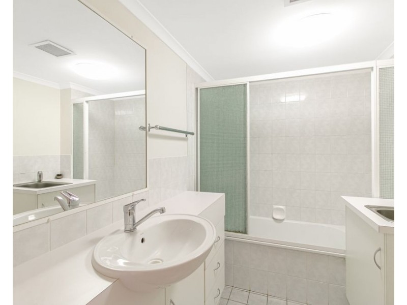 3/31-33 Dutton Street, Coolangatta QLD 4225