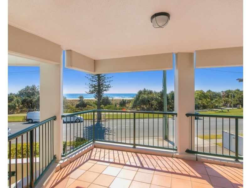 4/52 Pacific Parade, Bilinga QLD 4225