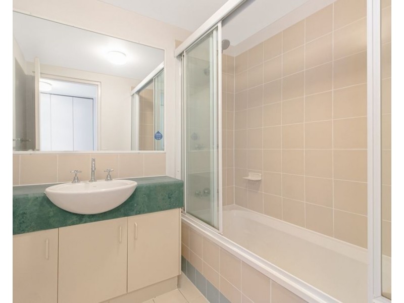 4/52 Pacific Parade, Bilinga QLD 4225