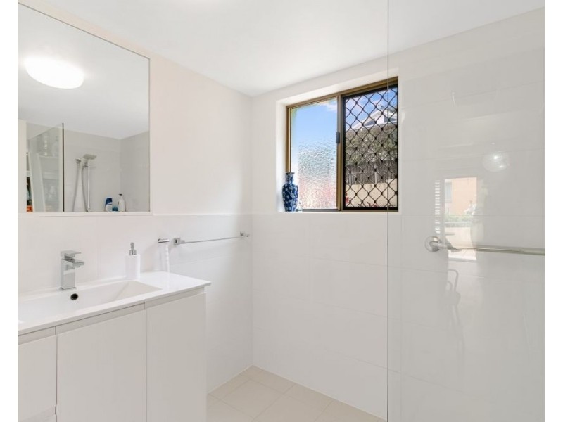 3/40-42 Dutton Street, Coolangatta QLD 4225