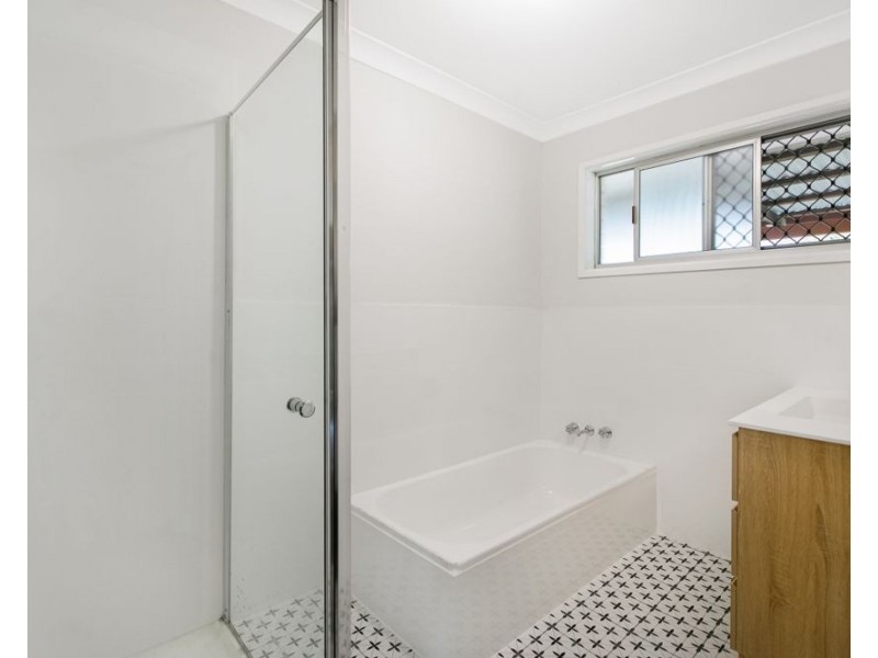 5 Pioneer Parade, Banora Point NSW 2486