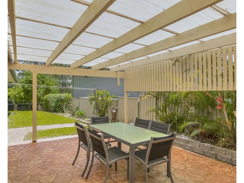 4 Vista Street, Elanora QLD 4221
