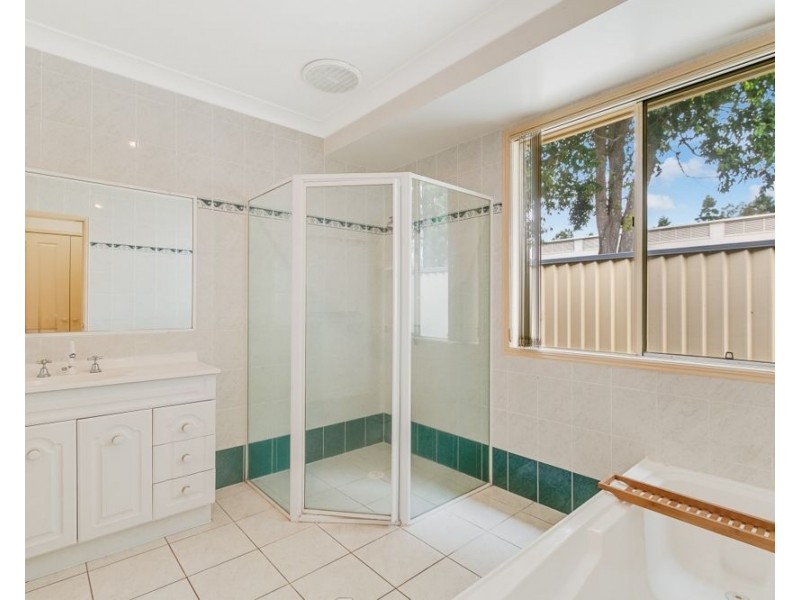 2/5 Covent Gardens Way, Banora Point NSW 2486