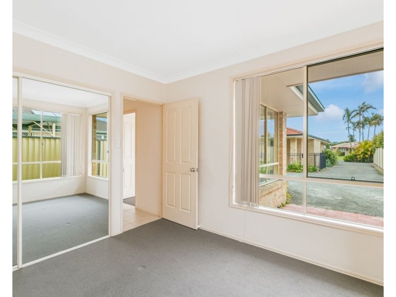 2/5 Covent Gardens Way, Banora Point NSW 2486