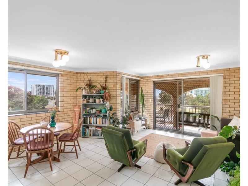 7/74 Coolangatta Road, Kirra QLD 4225