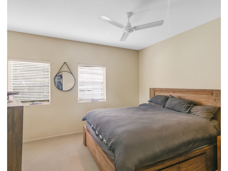 8/77 McLean Street, Coolangatta QLD 4225