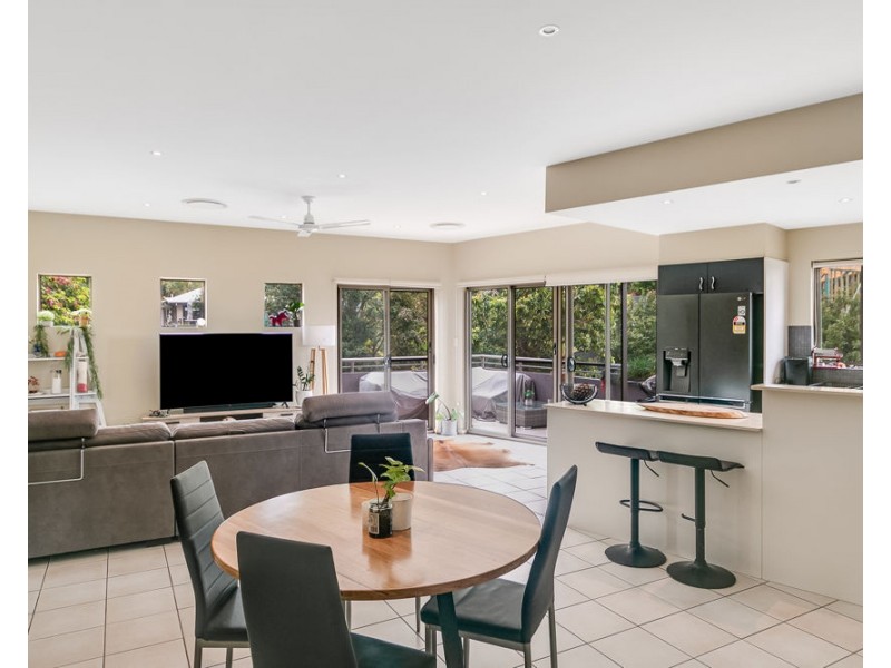 8/77 McLean Street, Coolangatta QLD 4225