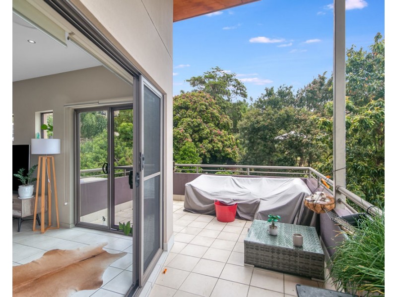 8/77 McLean Street, Coolangatta QLD 4225