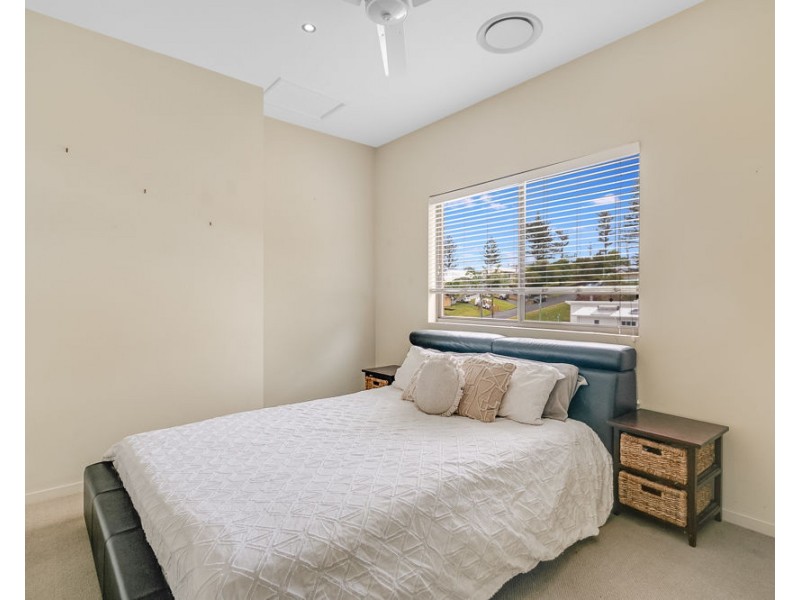 8/77 McLean Street, Coolangatta QLD 4225