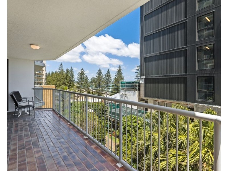 8/3 Eden Avenue, Rainbow Bay QLD 4225