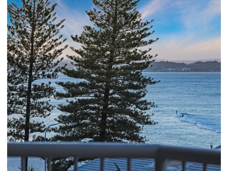 8/3 Eden Avenue, Rainbow Bay QLD 4225