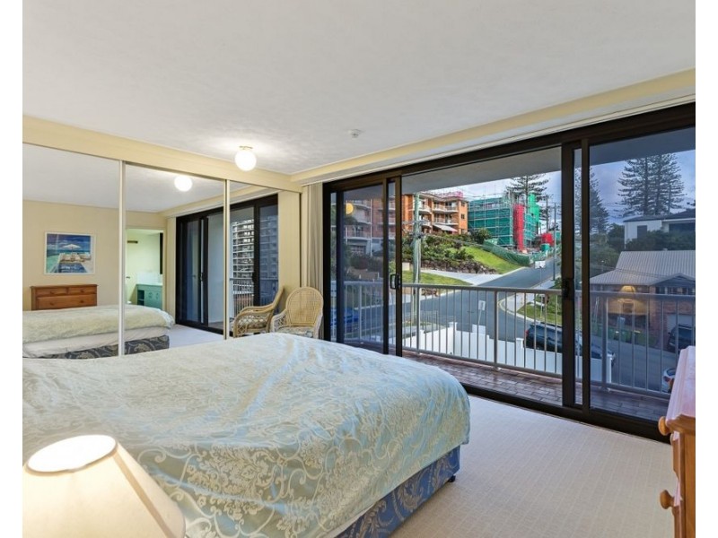 8/3 Eden Avenue, Rainbow Bay QLD 4225