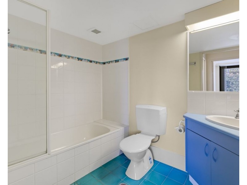 8/3 Eden Avenue, Rainbow Bay QLD 4225