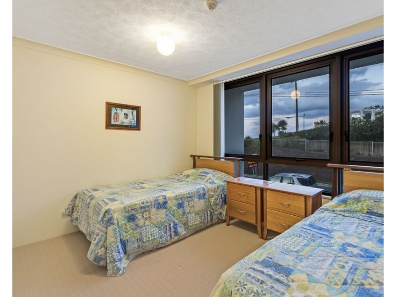 8/3 Eden Avenue, Rainbow Bay QLD 4225