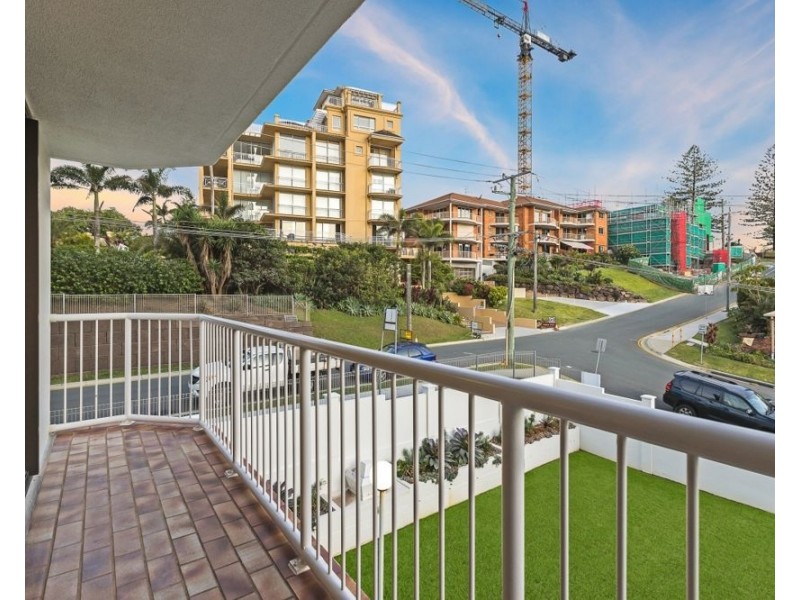 8/3 Eden Avenue, Rainbow Bay QLD 4225