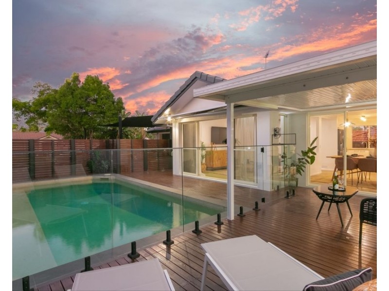 6 Elfin Street, Robina QLD 4226