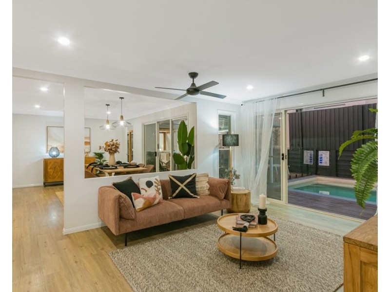 6 Elfin Street, Robina QLD 4226