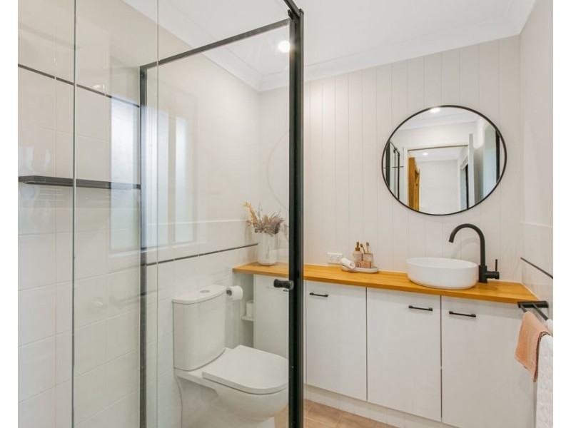 6 Elfin Street, Robina QLD 4226