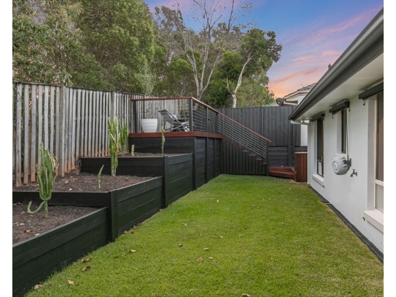 6 Elfin Street, Robina QLD 4226