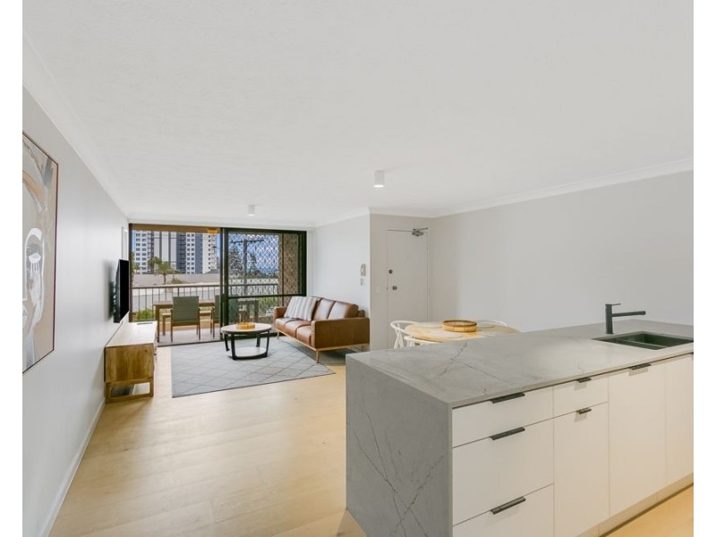 2/18 Lanham Street, Coolangatta QLD 4225