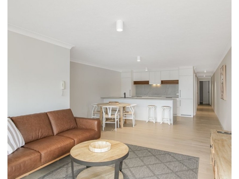 2/18 Lanham Street, Coolangatta QLD 4225