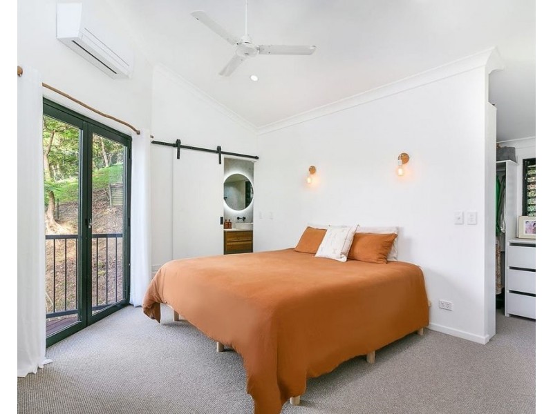 6 Austin Avenue, Currumbin Waters QLD 4223