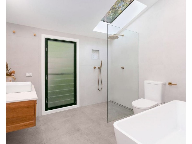 6 Austin Avenue, Currumbin Waters QLD 4223