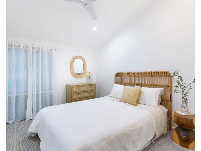 6 Austin Avenue, Currumbin Waters QLD 4223