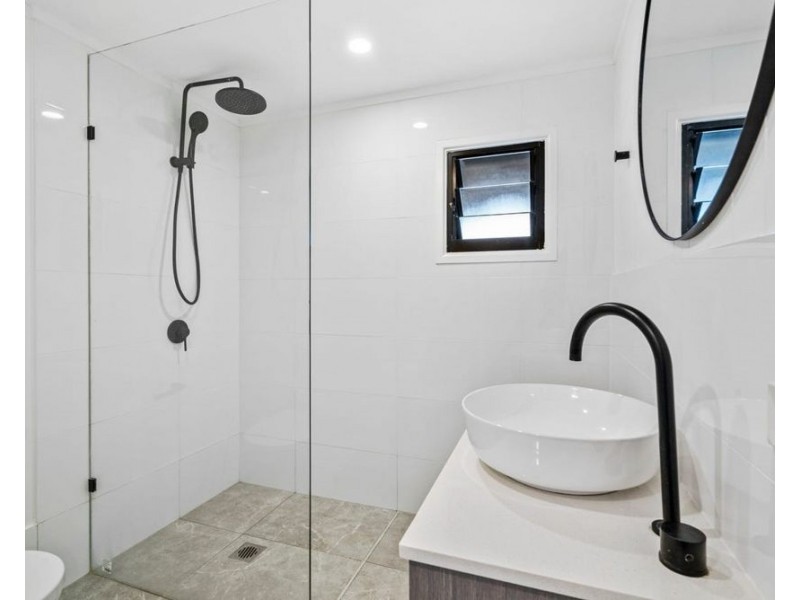 6 Austin Avenue, Currumbin Waters QLD 4223