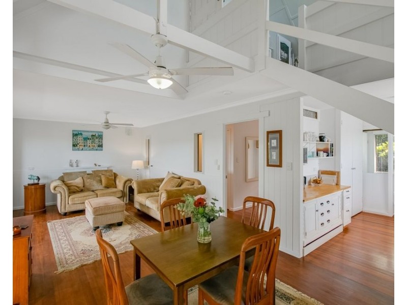 9 Broadwater Esplanade, Bilambil Heights NSW 2486