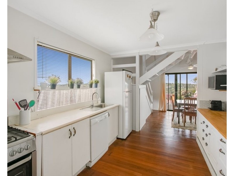 9 Broadwater Esplanade, Bilambil Heights NSW 2486