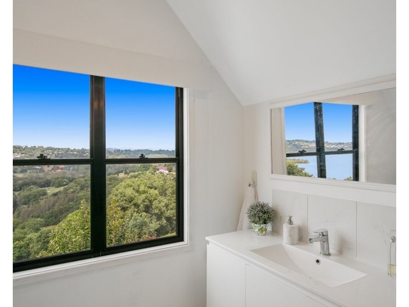 9 Broadwater Esplanade, Bilambil Heights NSW 2486