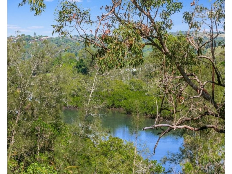 4 Hillcrest Avenue, Tweed Heads South NSW 2486