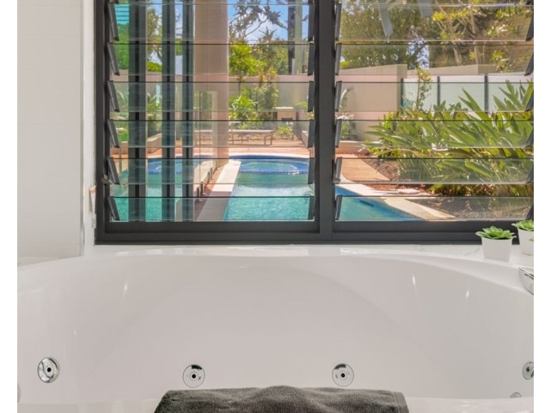 102/46 Pacific Parade, Bilinga QLD 4225