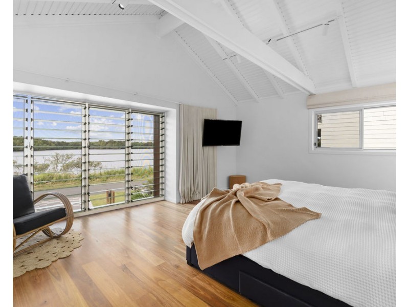 17 Wommin Lake Cres, Fingal Head NSW 2487