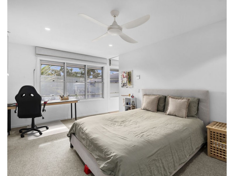 17 Wommin Lake Cres, Fingal Head NSW 2487